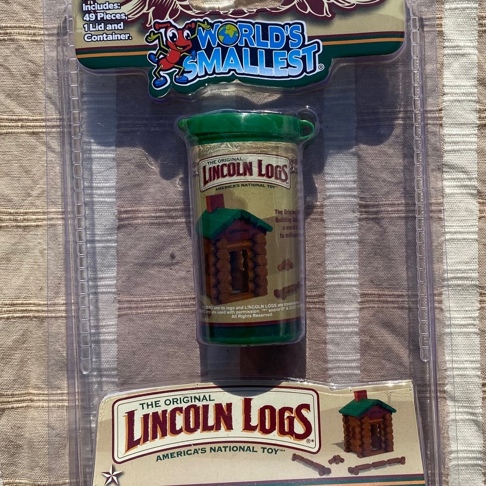 World’s Smallest Lincoln Logs Mini Toy